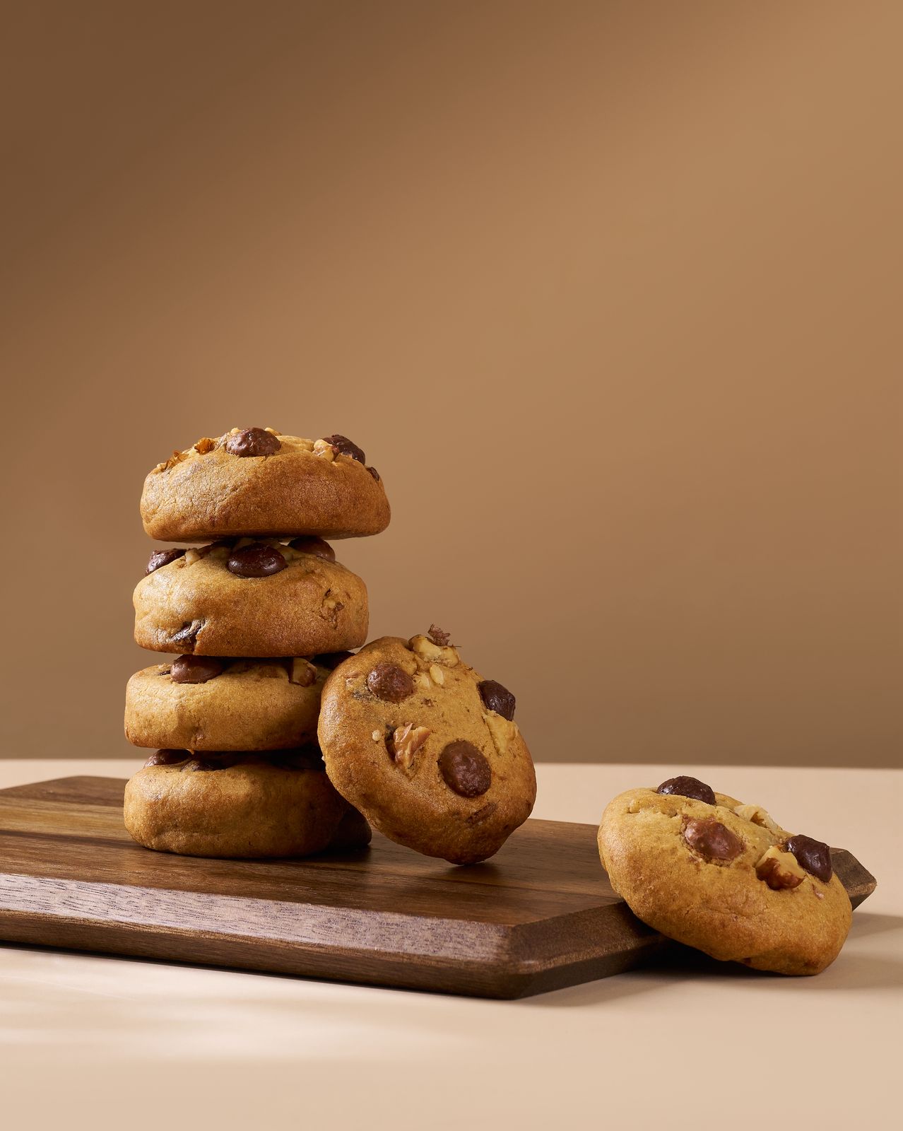 Choco Chip Walnut Cookie