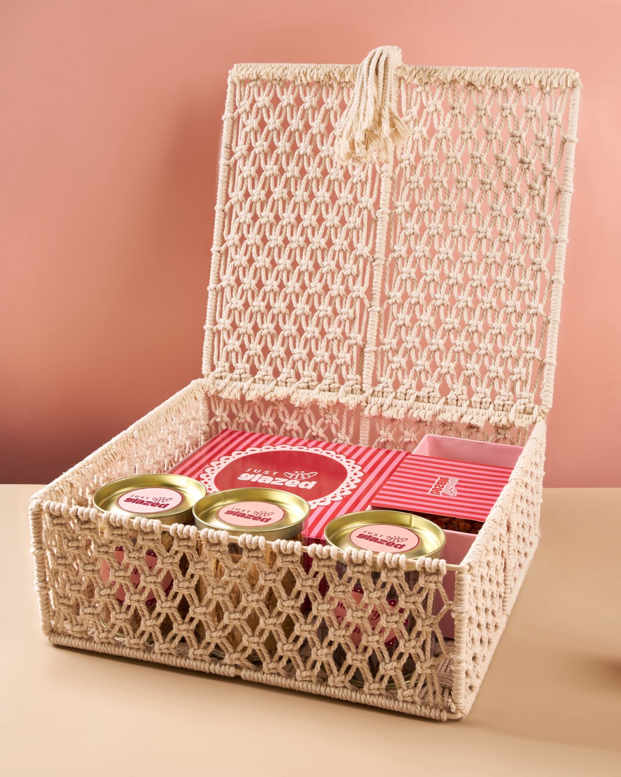 Eggless Macramé Hamper