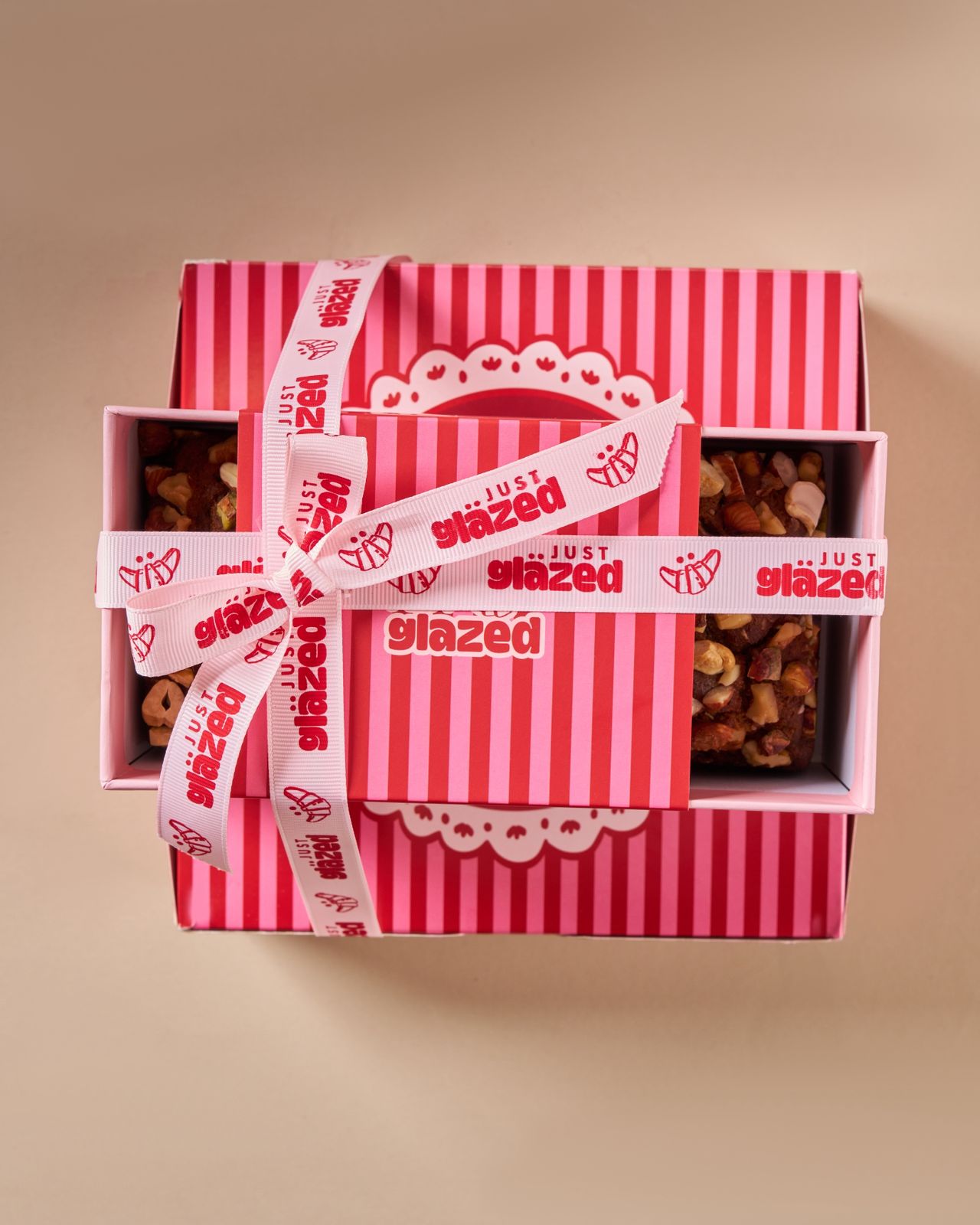 Eggless Petite Hamper